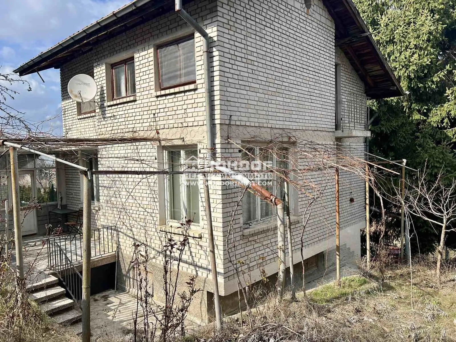 Къща, Гълъбово, Югоизточна България - снимка 2 от 18