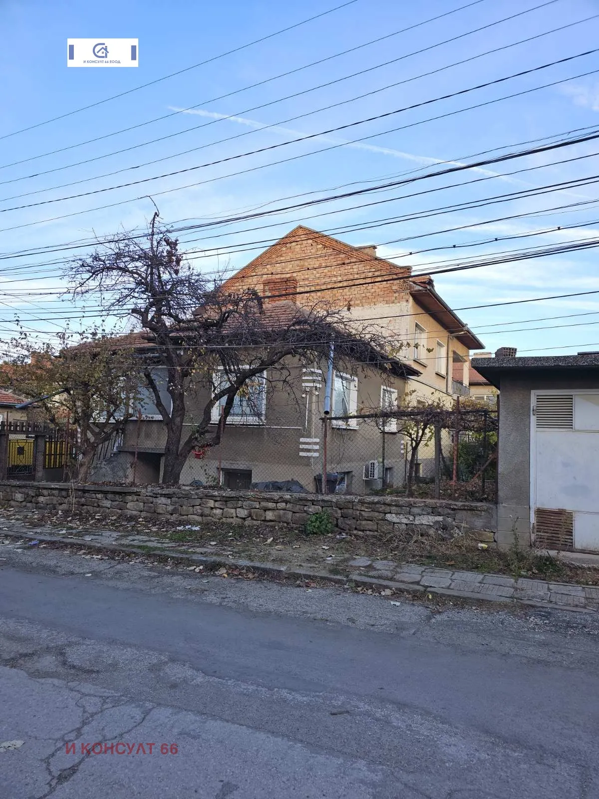 Къща, Ловеч, Северозападна България - снимка 3 от 17