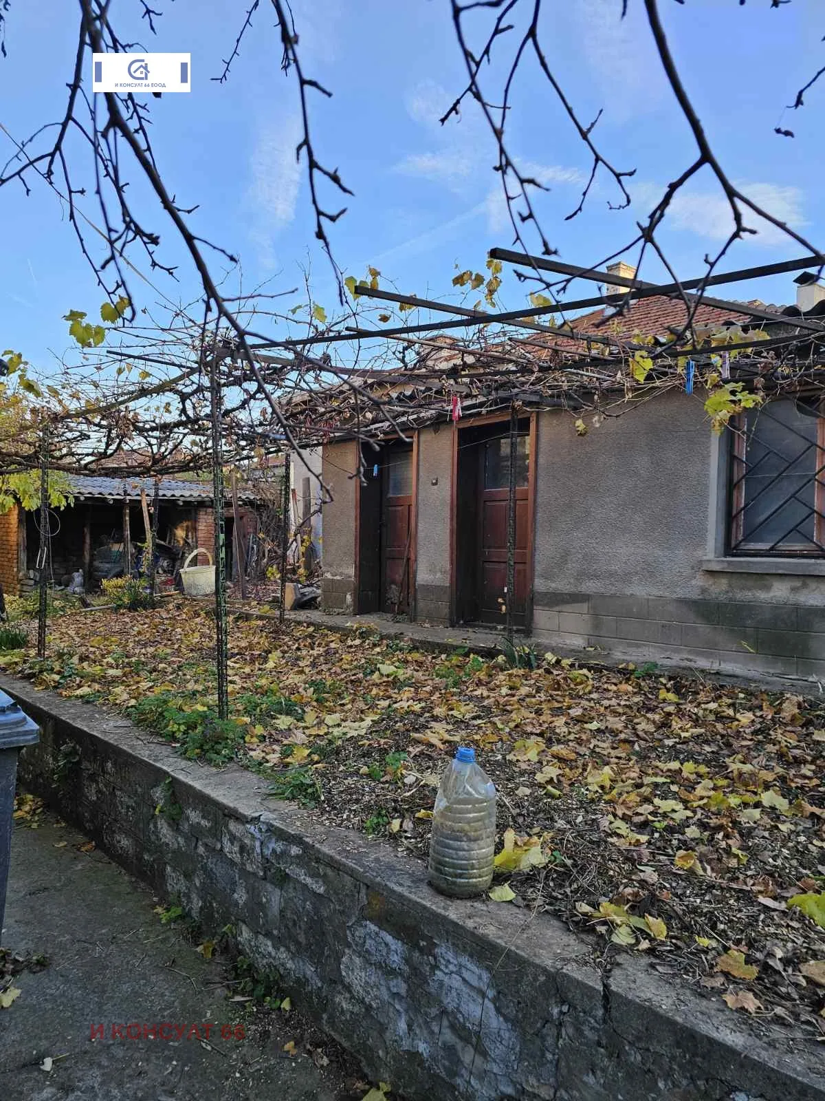 Къща, Ловеч, Северозападна България - снимка 12 от 17