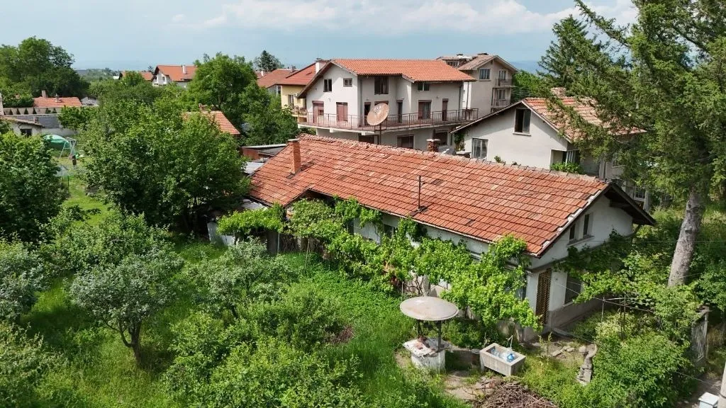 Къща, с. Волуяк, София - снимка 9 от 12