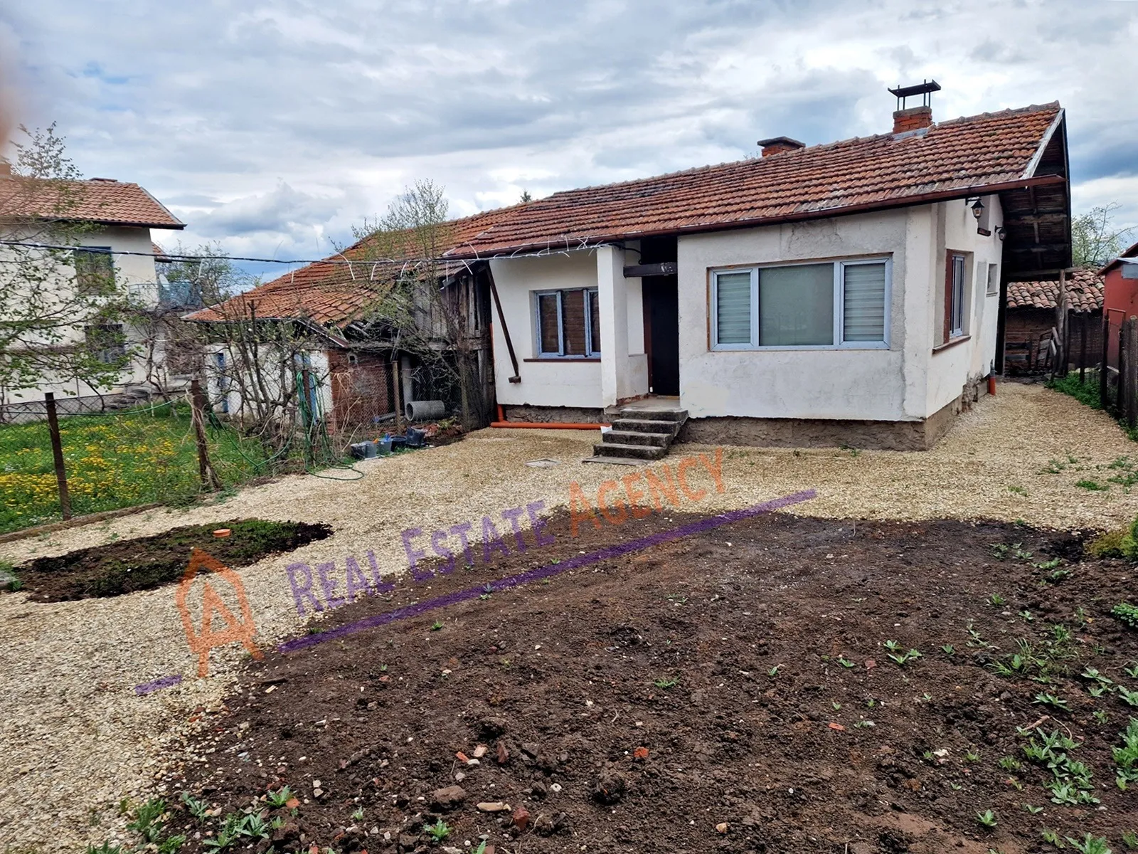 Къща, Сливница, Югозападна България - снимка 16 от 18