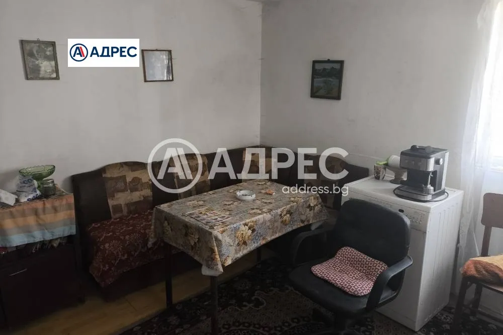 Къща, Разград, Северна България - снимка 2 от 8
