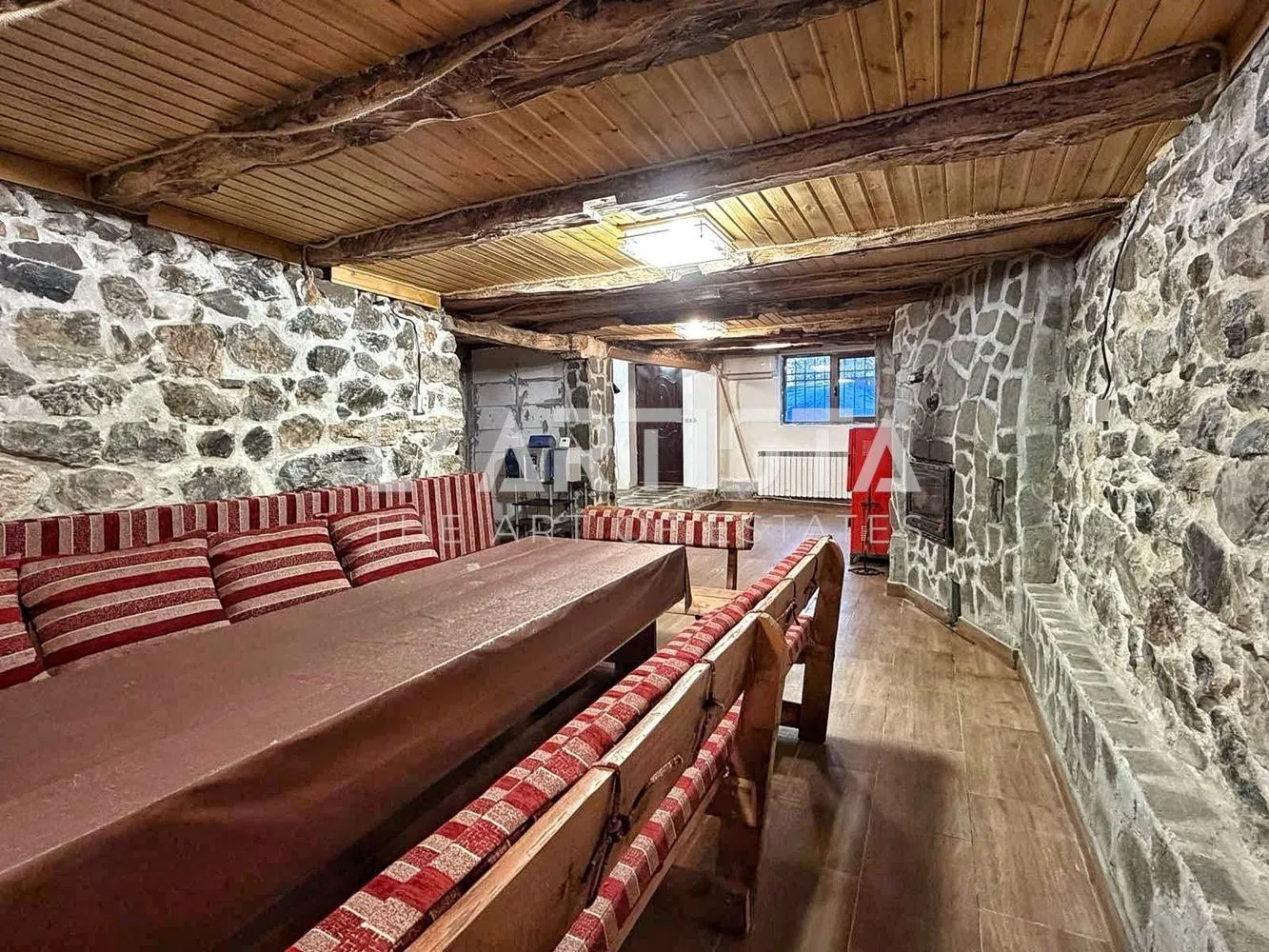 Къща, Мирково, Югозападна България