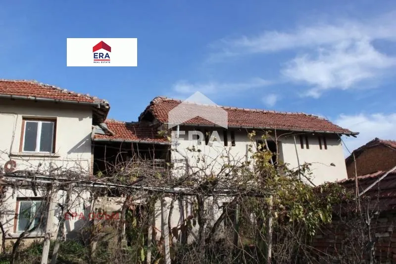 Къща, Ловеч, Северозападна България - снимка 5 от 8