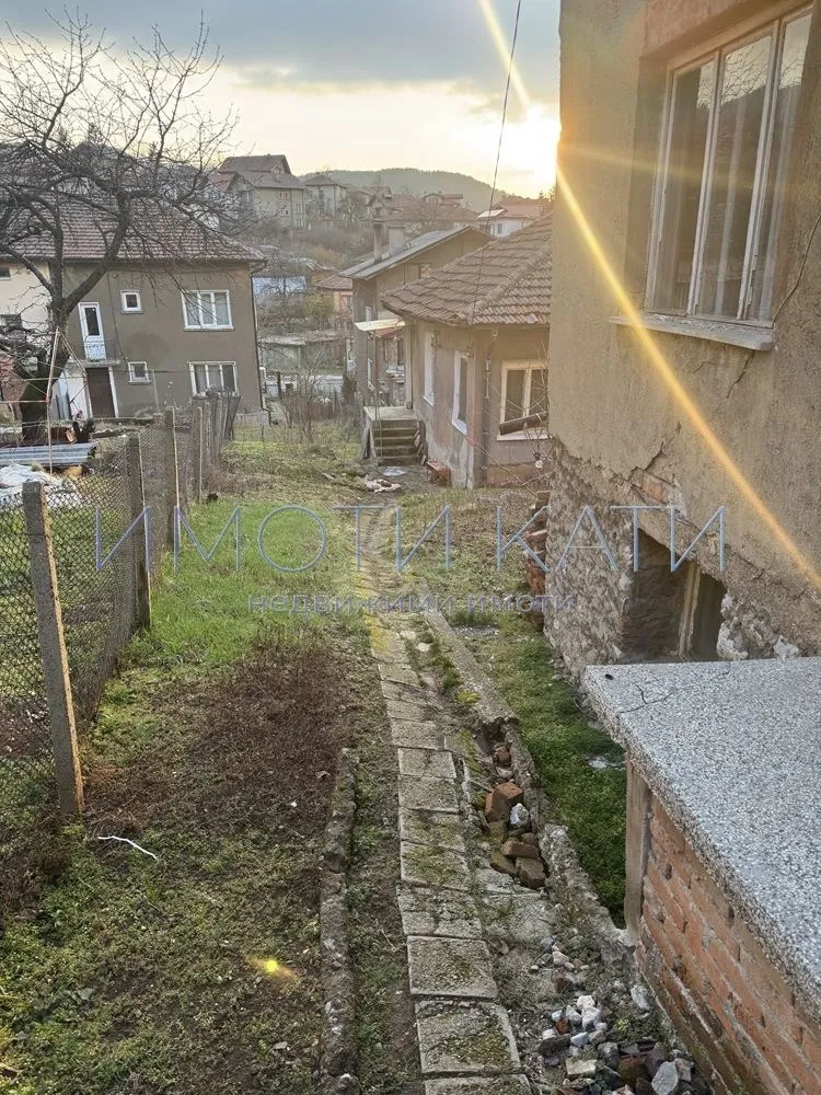 Къща, Перник, Югозападна България - снимка 12 от 16