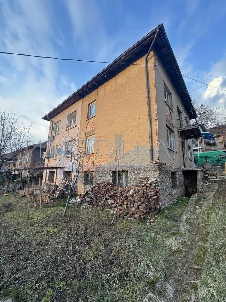 Къща, Перник, Югозападна България - снимка 10 от 16