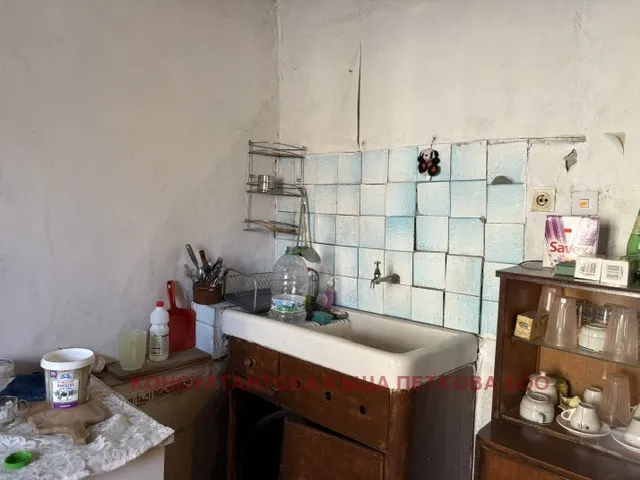 Къща, Ловеч, Северозападна България - снимка 15 от 18