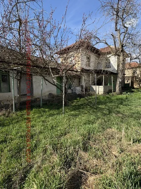 Къща, Ловеч, Северозападна България - снимка 3 от 18