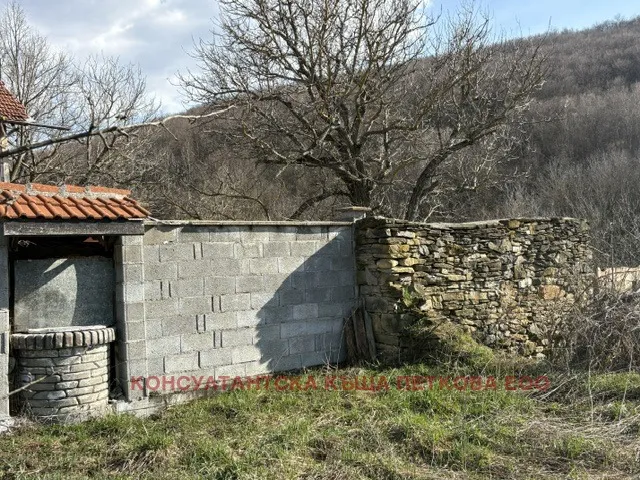 Къща, Ловеч, Северозападна България - снимка 7 от 18