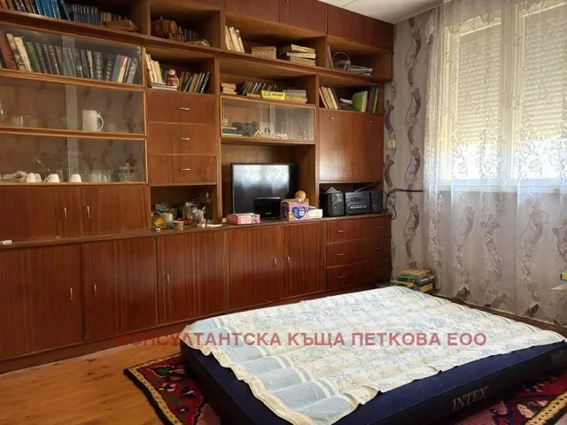 Къща, Плевен, Северозападна България - снимка 15 от 17