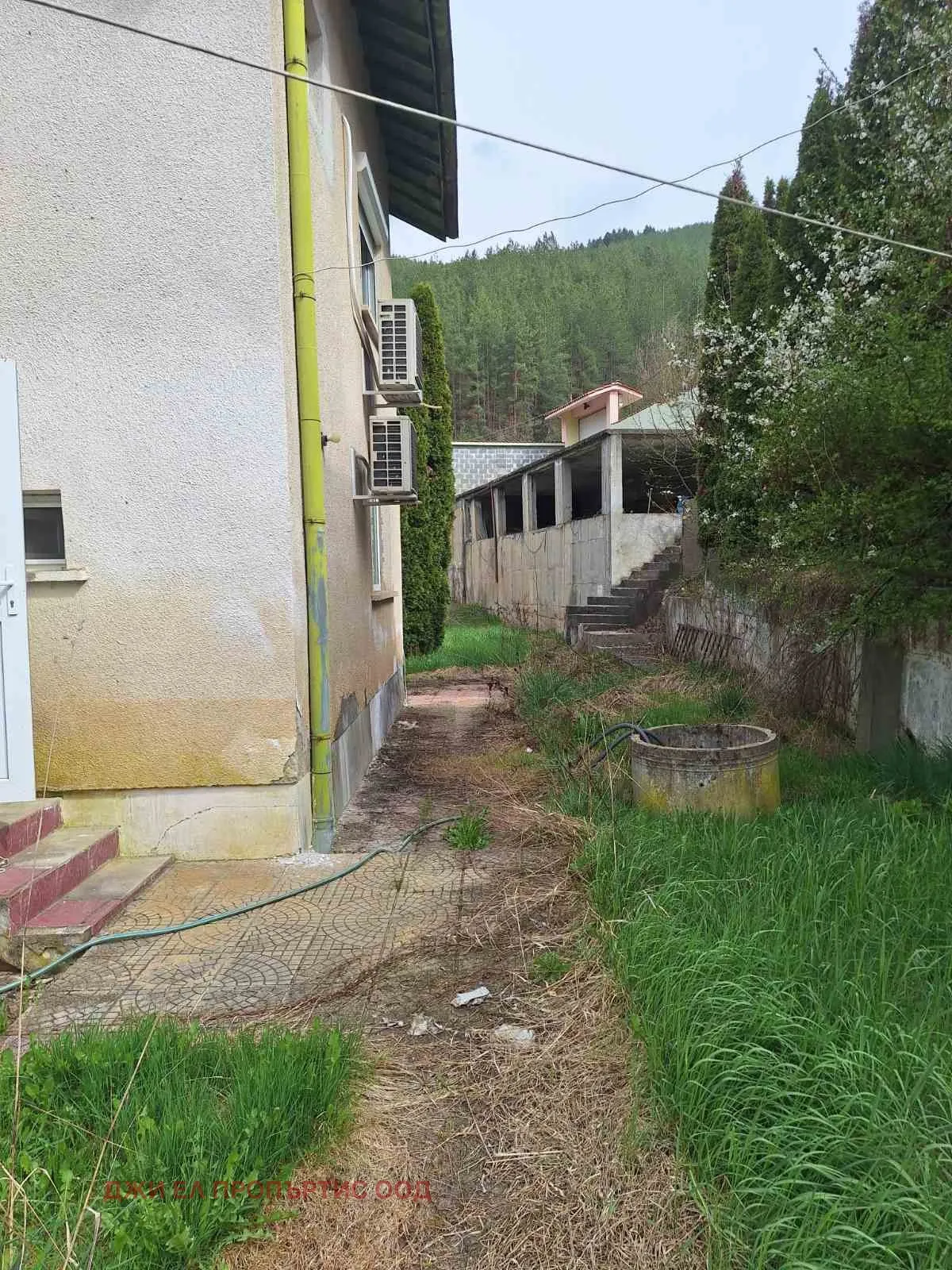 Къща, Своге, Югозападна България - снимка 16 от 18