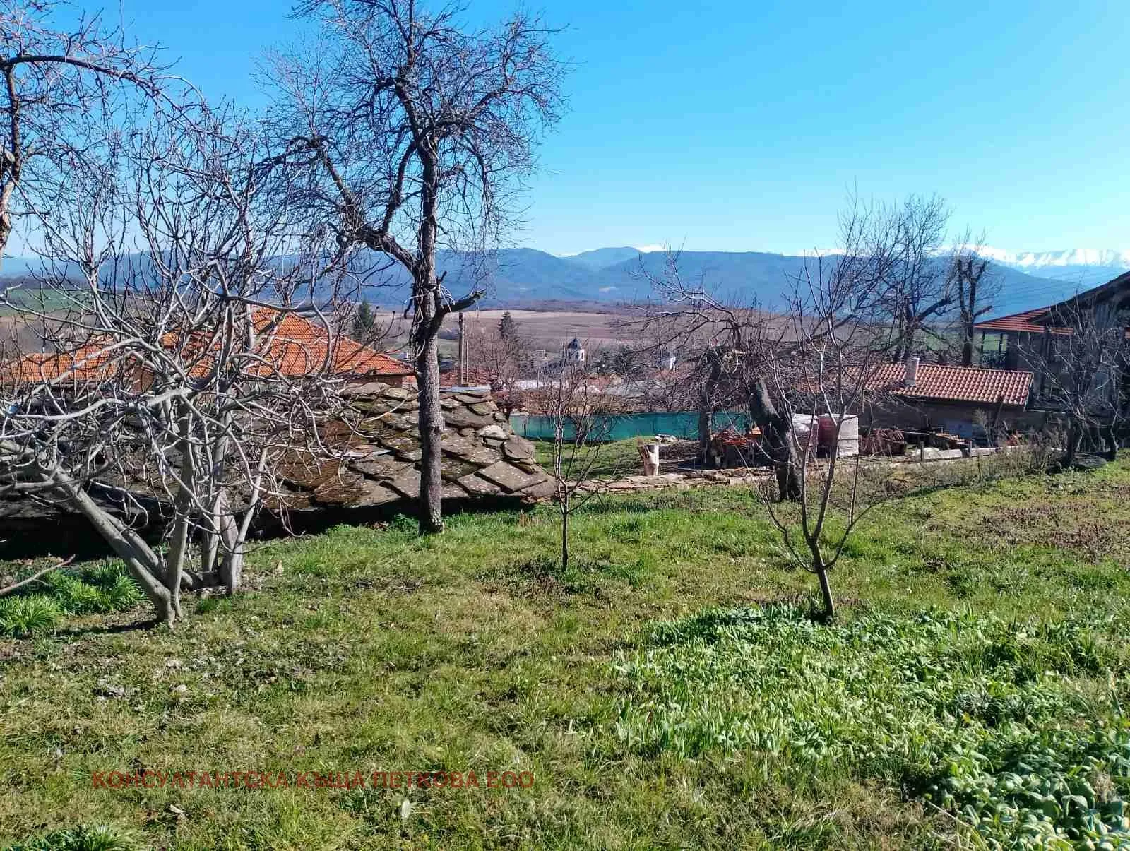 Къща, Ловеч, Северозападна България - снимка 8 от 17