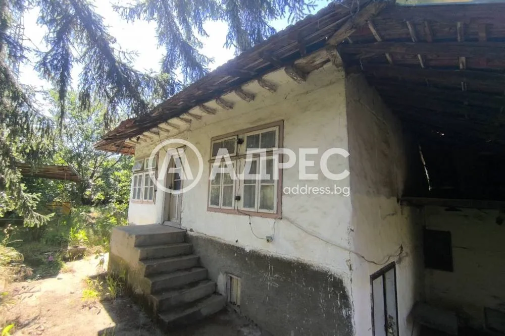 Къща, Разград, Северна България - снимка 2 от 4