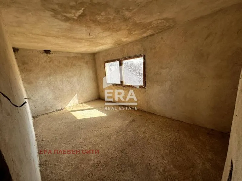 Къща, Плевен, Северозападна България - снимка 9 от 10