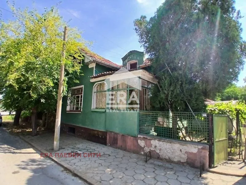 Къща, Ловеч, Северозападна България - снимка 8 от 14