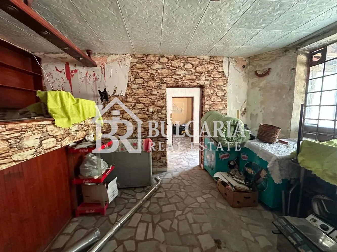 Къща, Своге, Югозападна България