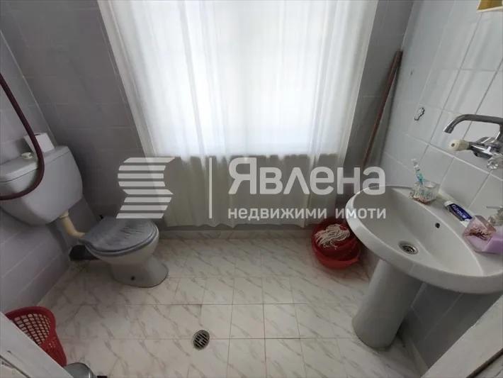 Къща, Покрайнини, Пловдив - снимка 2 от 18
