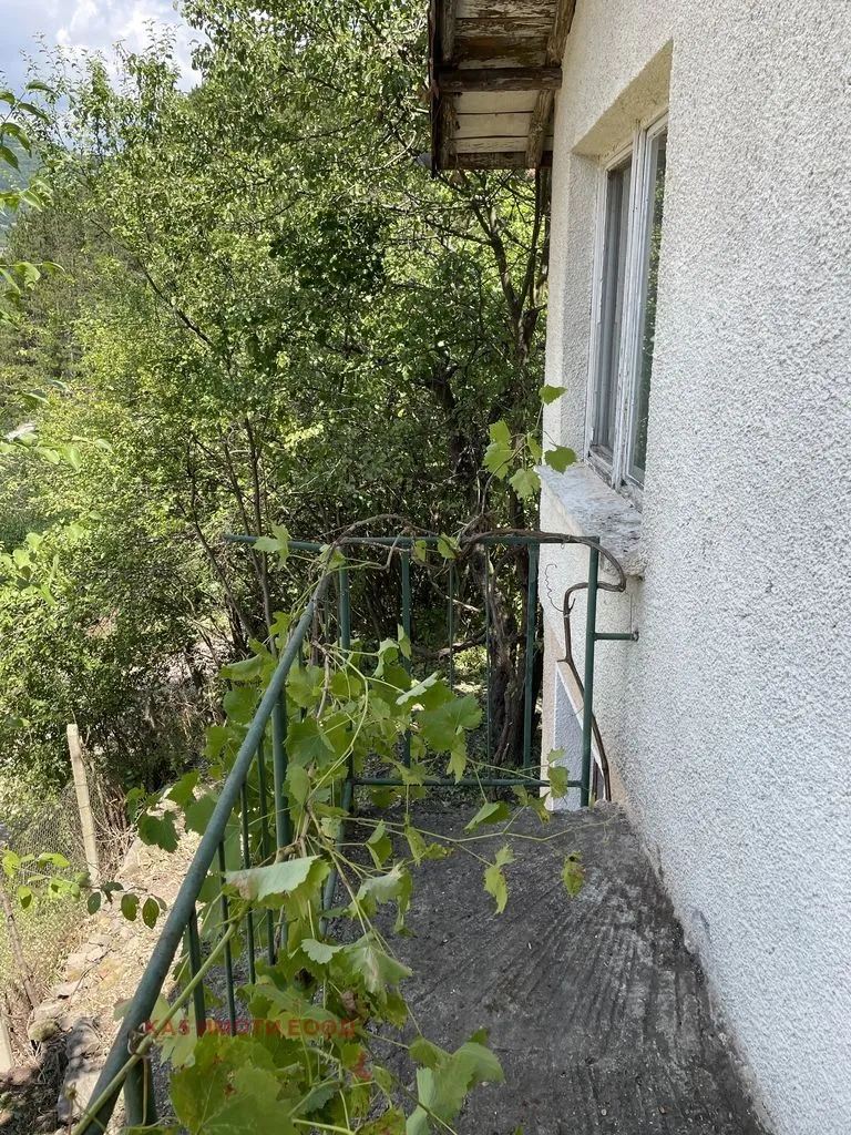 Къща, Своге, Югозападна България - снимка 4 от 17