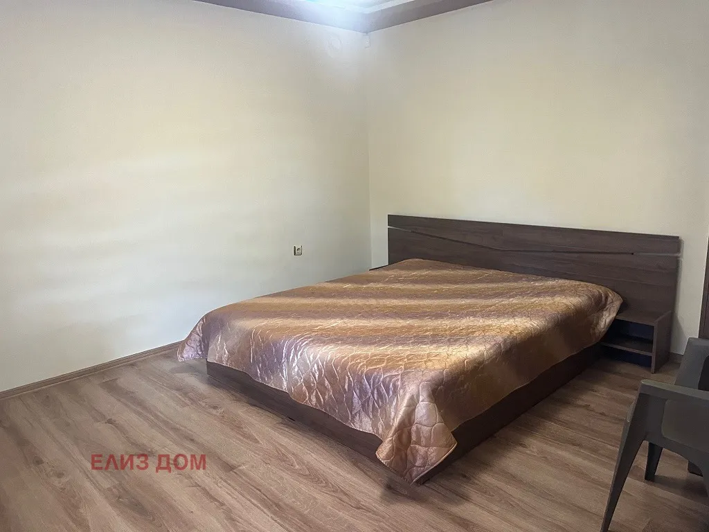 Къща, Траката, Варна - снимка 2 от 18