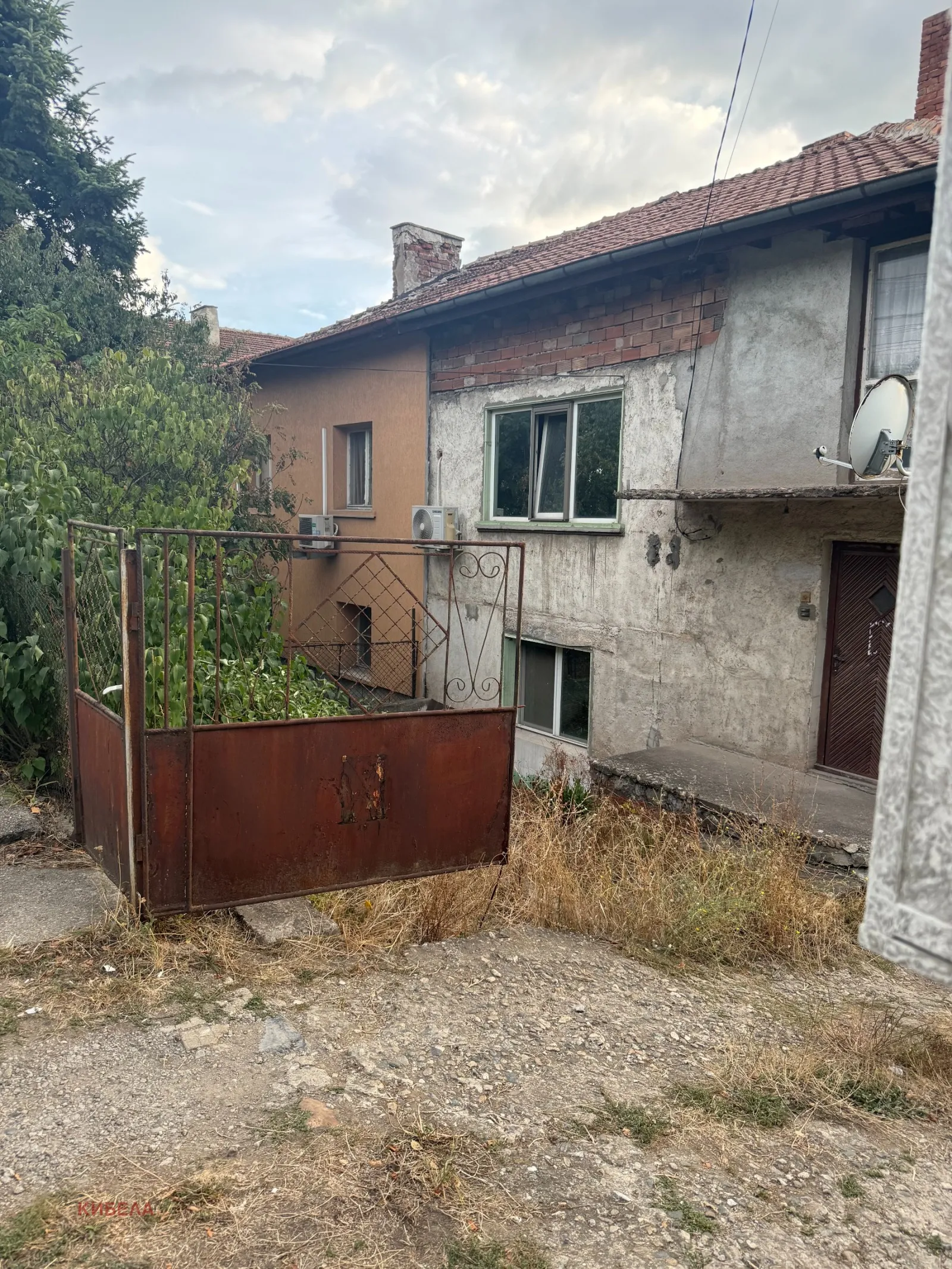 Къща, Перник, Югозападна България - снимка 12 от 18