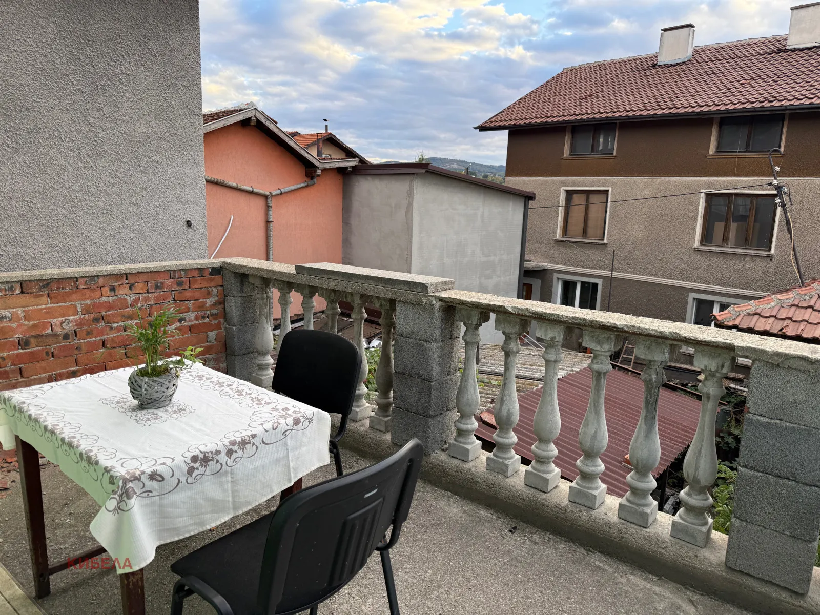 Къща, Перник, Югозападна България - снимка 2 от 18