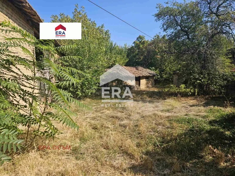 Къща, Ловеч, Северозападна България - снимка 2 от 9