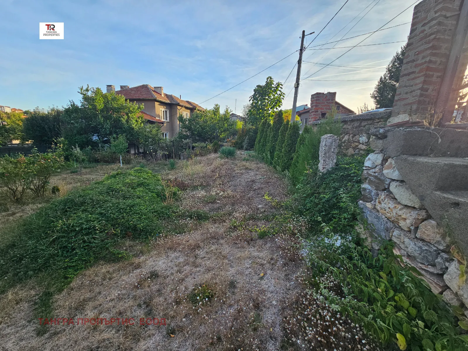 Къща, Перник, Югозападна България - снимка 2 от 11