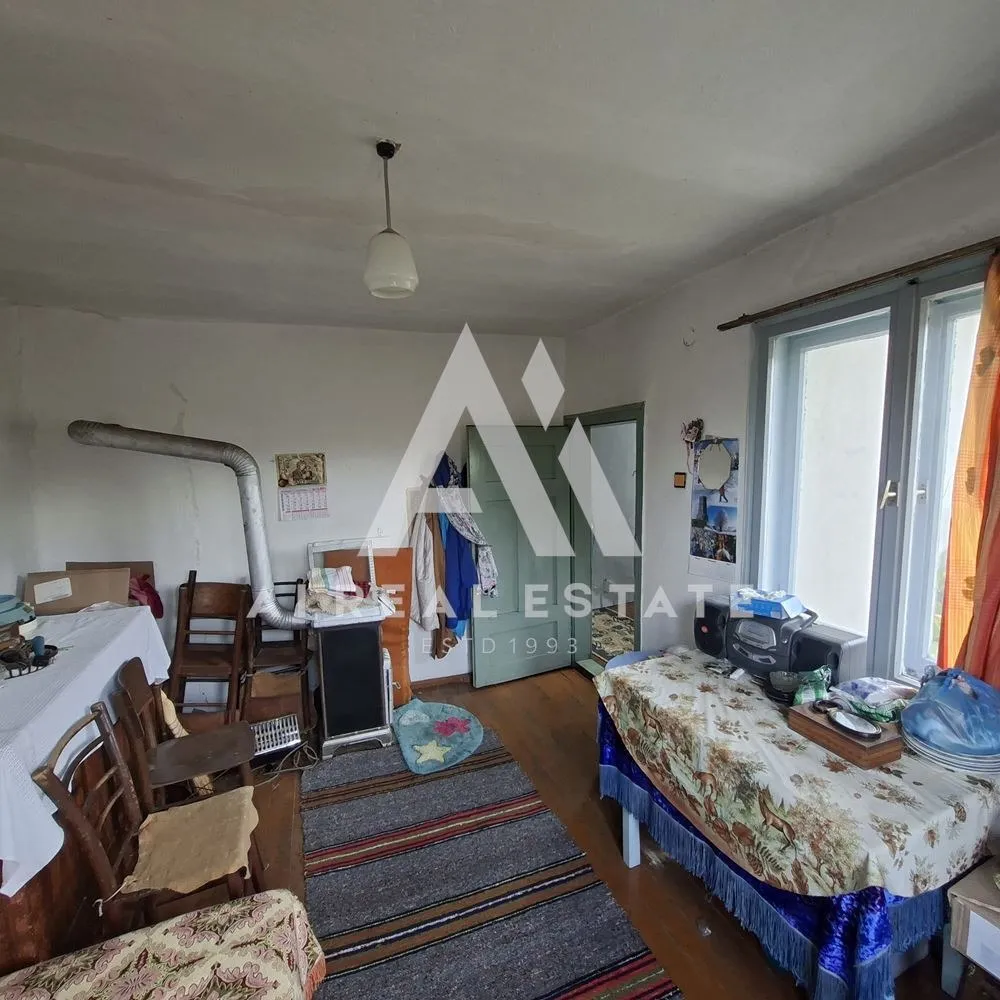 Къща, Ловеч, Северозападна България - снимка 12 от 16
