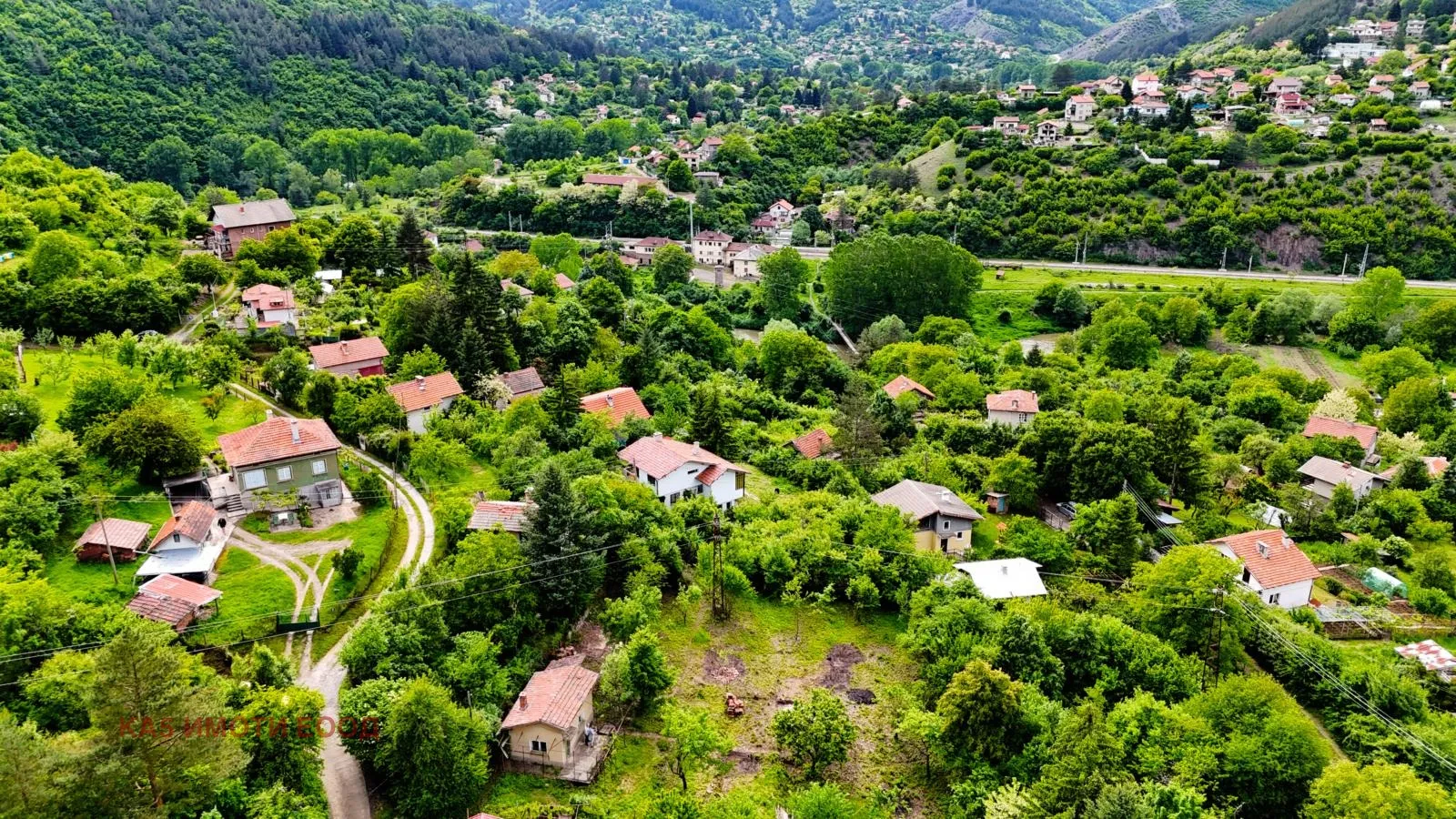 Вила, Своге, Югозападна България - снимка 2 от 18