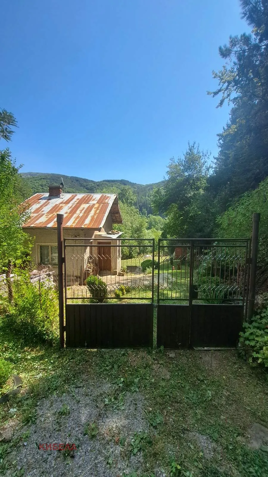 Вила, Перник, Югозападна България - снимка 7 от 16