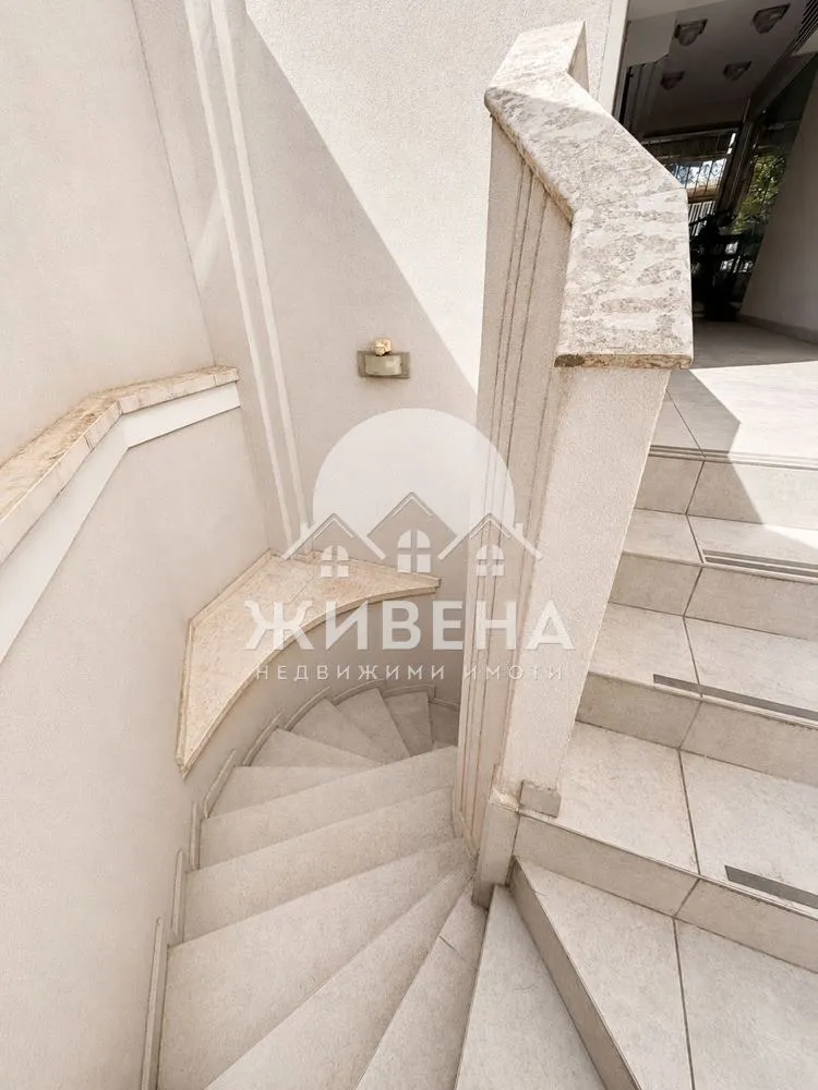 Удобство, Гръцка махала, Варна - снимка 2 от 15