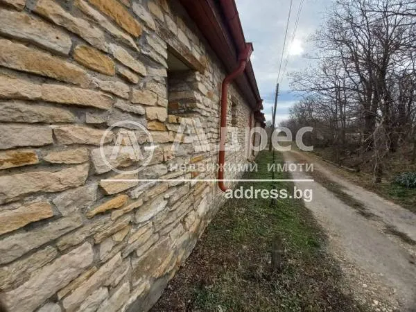 Къща, Хитрино, Североизточна България - снимка 38 от 75
