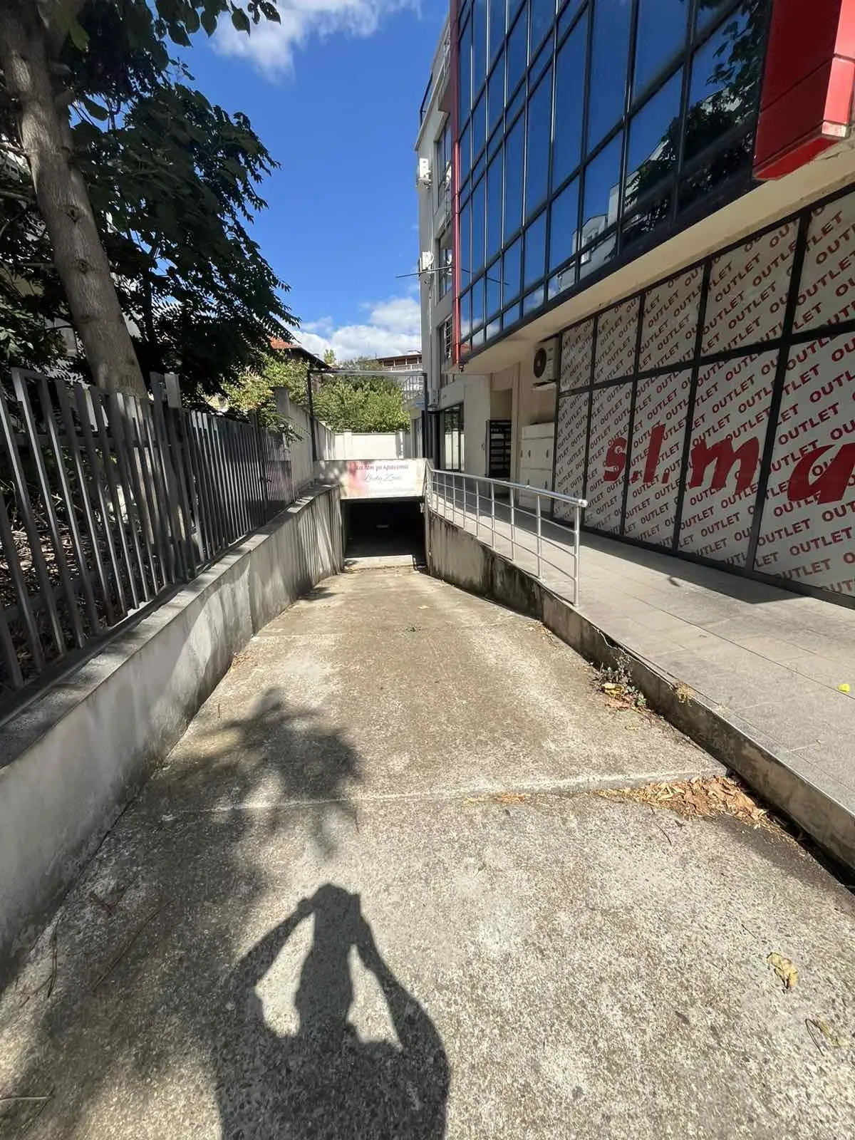 Гараж, Казанлък, Югоизточна България - снимка 2 от 5