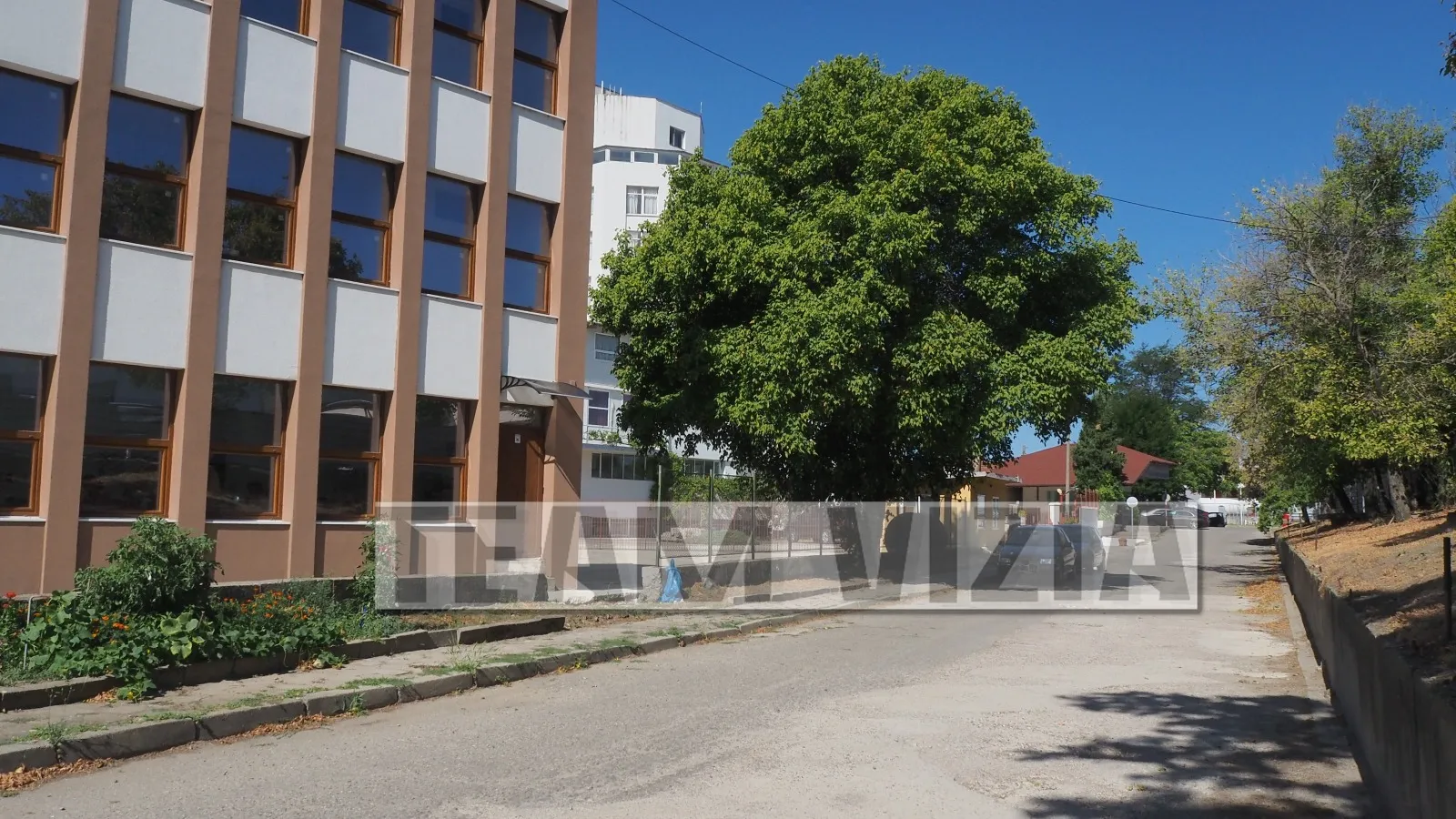 Други, Южна промишлена зона, Благоевград - снимка 13 от 17