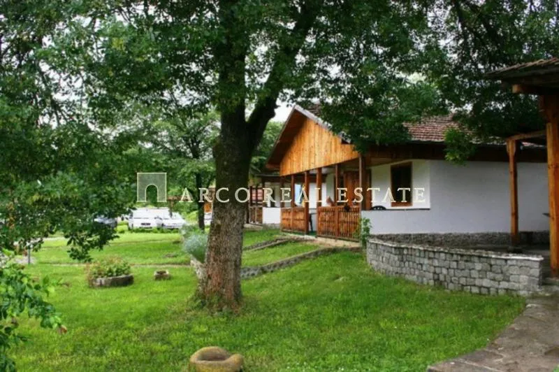 Хотел, Елена, Северна България - снимка 2 от 12