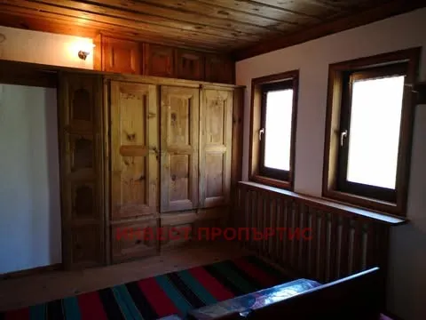 Хотел, Покрайнини, Благоевград