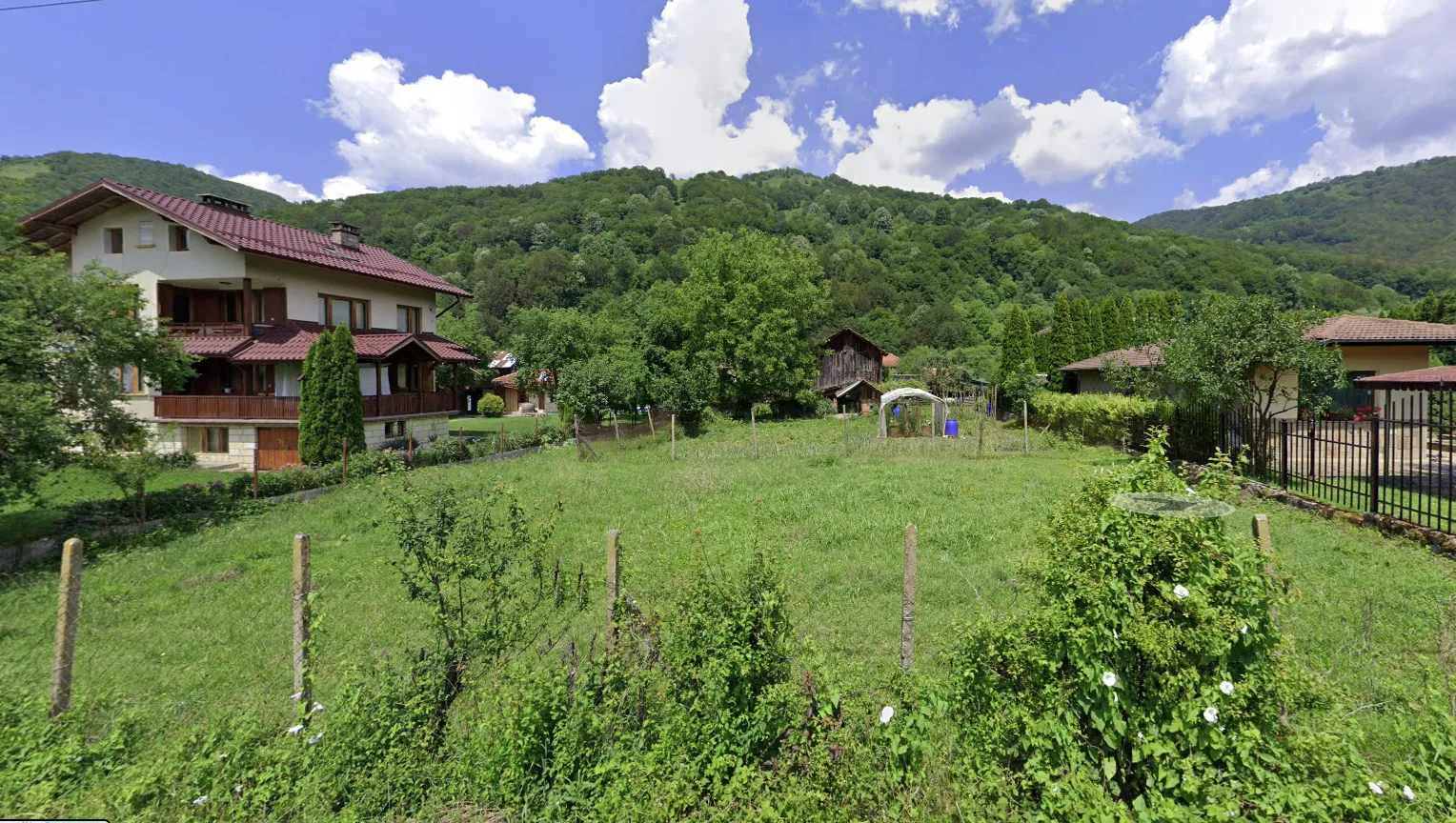 Бар, Ловеч, Северозападна България - снимка 2 от 12