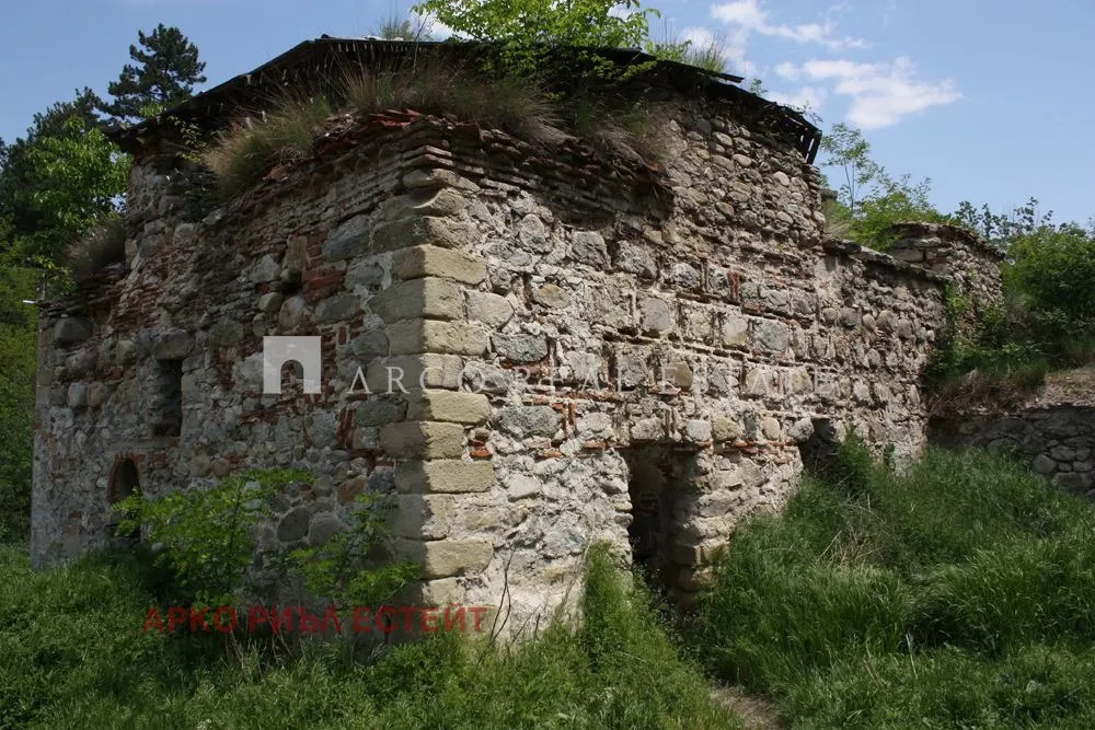 Парцел, Долна Баня, Югозападна България