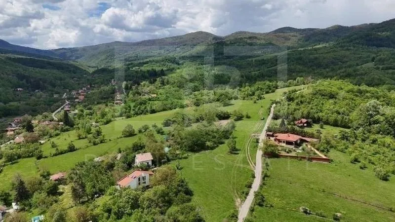 Парцел, Етрополе, Югозападна България