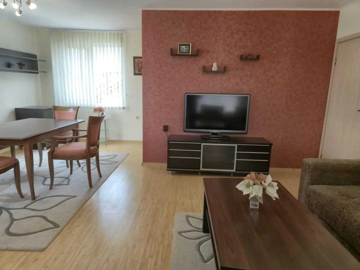 Многостаен, Ялта, Русе - снимка 3 от 20