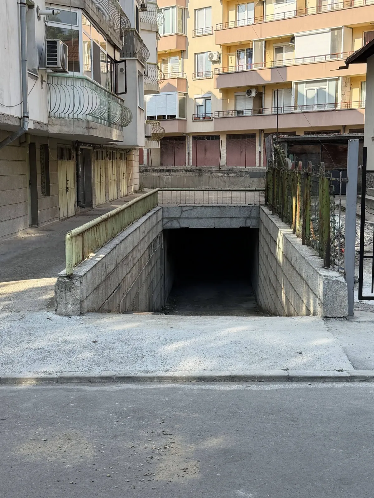 Гараж, Център, Русе