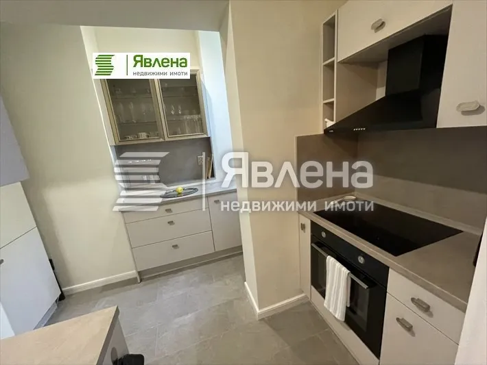 3-стаен, Център, Бургас - снимка 2 от 18