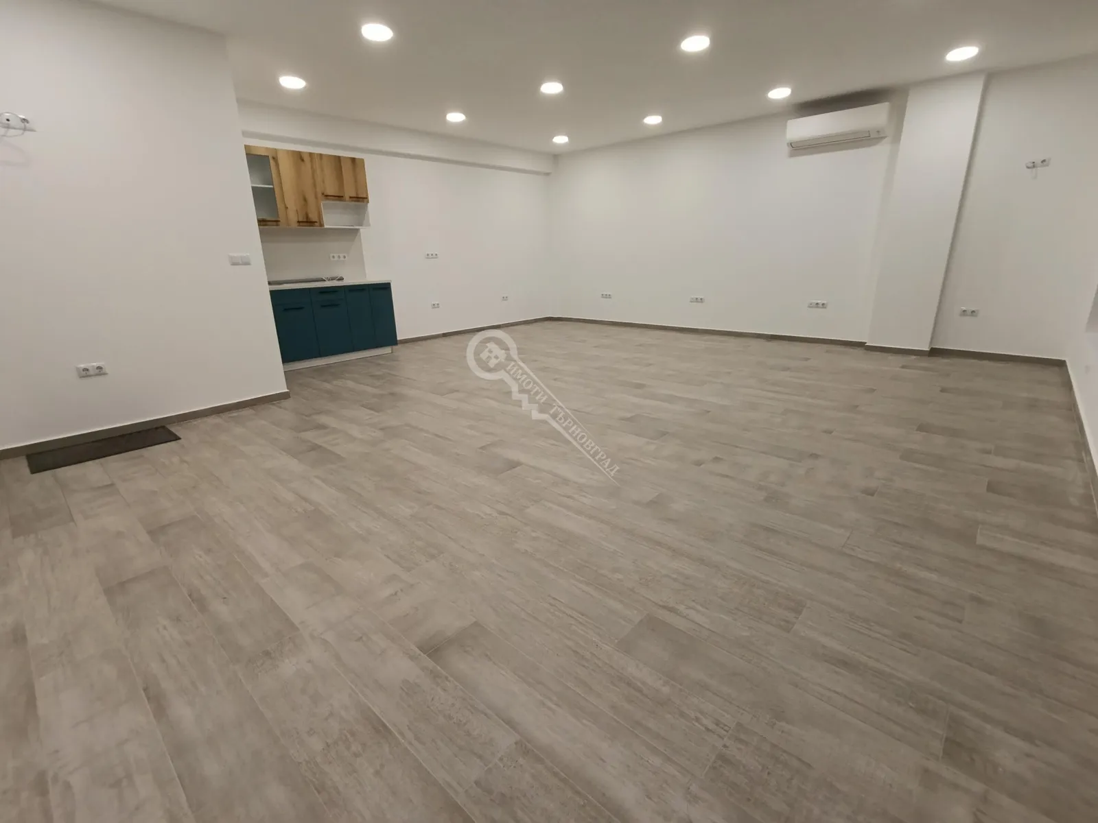 Офис, Център, Велико Търново - снимка 5 от 9