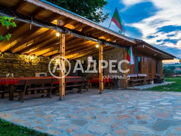 Къща, Върбица, Североизточна България - снимка 3 от 16