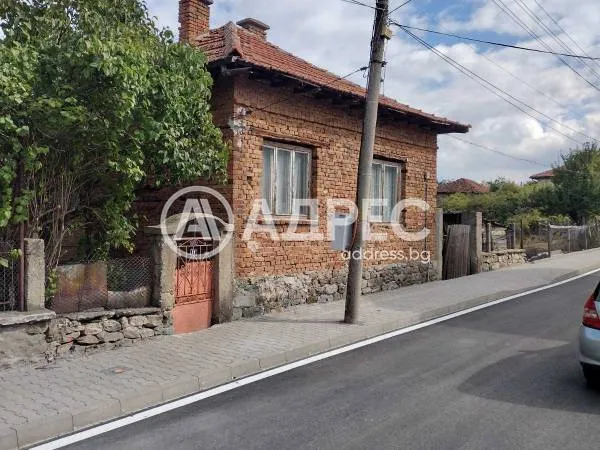 Къща, Долна Баня, Югозападна България - снимка 3 от 15