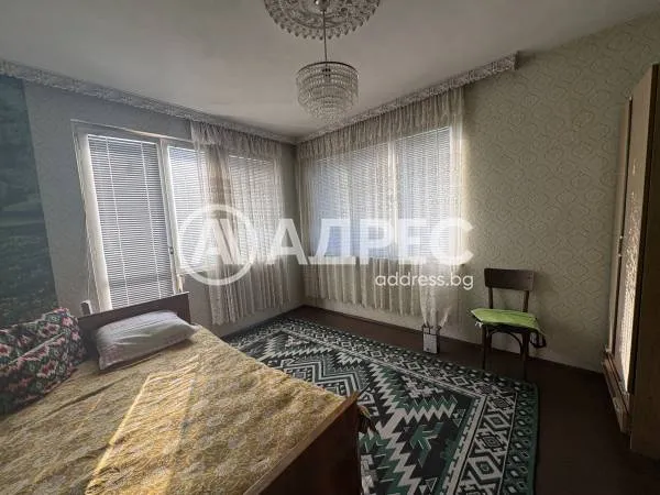 Етаж от къща, Нови Пазар, Североизточна България - снимка 8 от 13