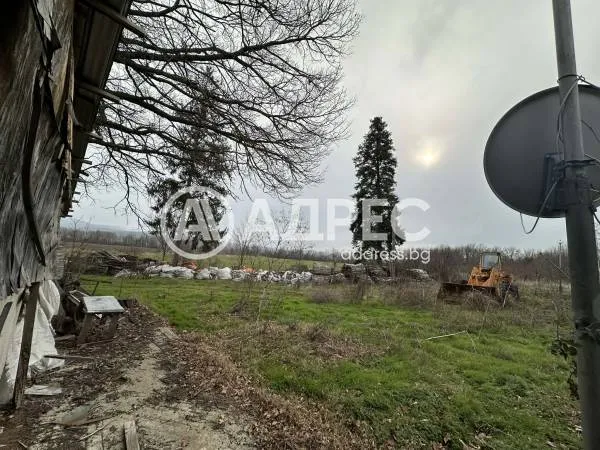 Склад, Генерал Тошево, Североизточна България - снимка 7 от 9