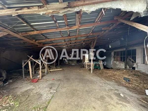 Склад, Генерал Тошево, Североизточна България - снимка 3 от 9