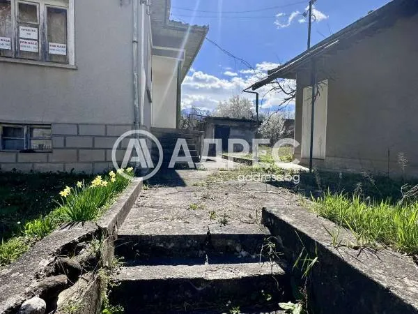 Къща, Априлци, Северозападна България - снимка 4 от 19