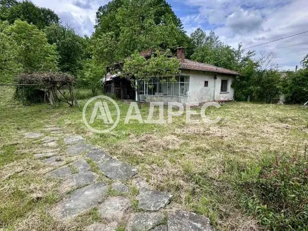 Къща, Априлци, Северозападна България